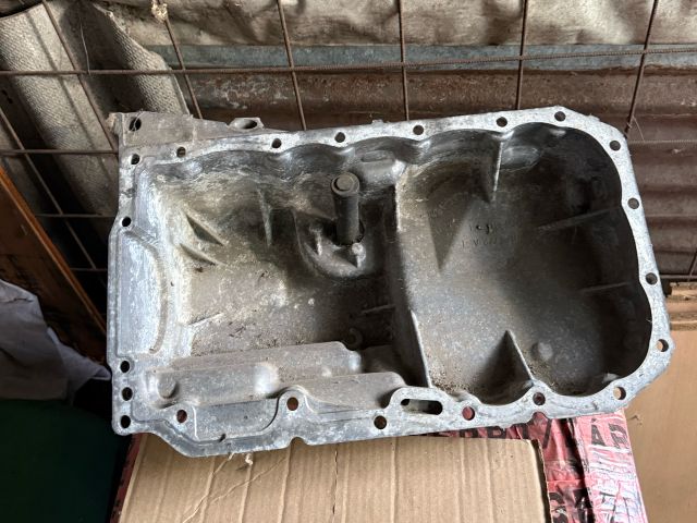 bontott BMW 3 E90 Olajteknő