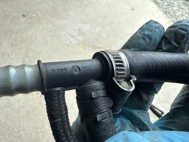 bontott BMW 3 E90 Résolajcső