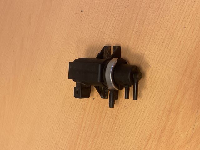 bontott BMW 3 E90 Turbó Vákum Szelep