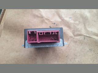 bontott BMW 3 E90 Üzemanyag Szivattyú Relé