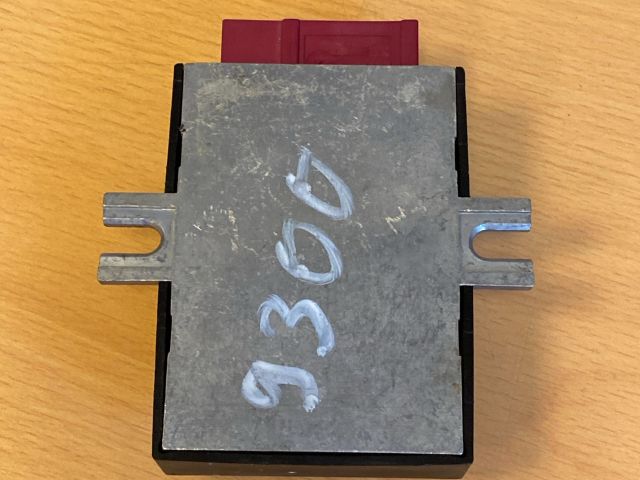 bontott BMW 3 E90 Üzemanyag Szivattyú Relé