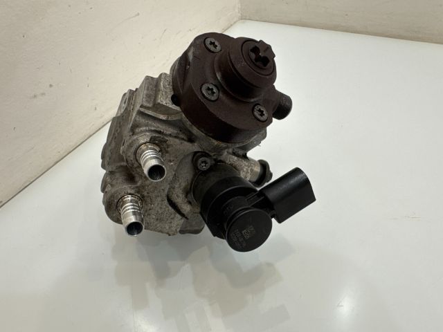 bontott BMW 3 E90 Üzemanyag Szivattyú