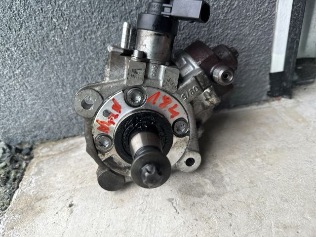 bontott BMW 3 E90 Üzemanyag Szivattyú