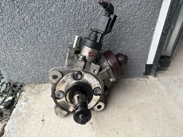 bontott BMW 3 E90 Üzemanyag Szivattyú