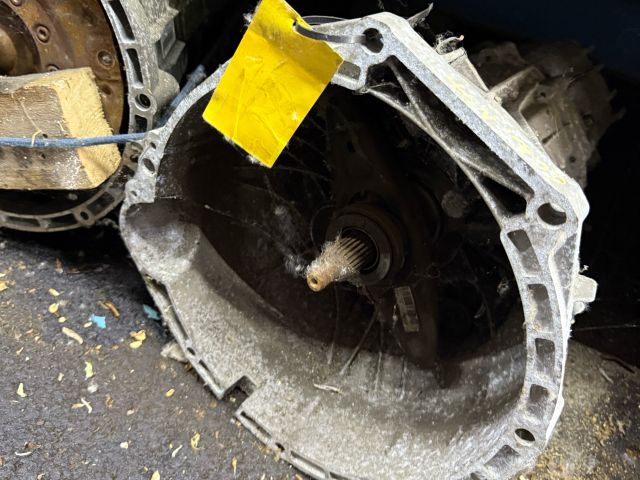 bontott BMW 3 E90 Váltó (Mechanikus)