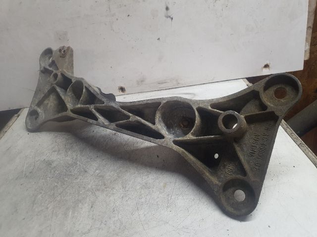 bontott BMW 3 E90 Váltó Tartó Bak (Pozíciófüggetlen)