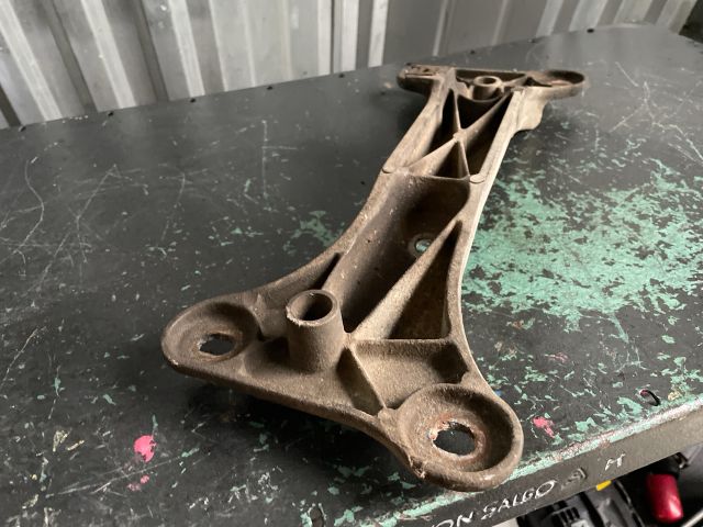 bontott BMW 3 E90 Váltó Tartó Bak (Pozíciófüggetlen)