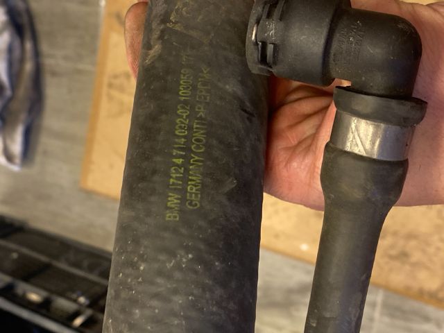 bontott BMW 3 E90 Vízcső