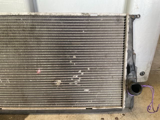 bontott BMW 3 E90 Vízhűtő Radiátor (Nem klímás)