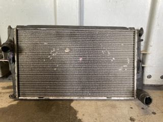 bontott BMW 3 E90 Vízhűtő Radiátor (Nem klímás)