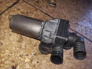 bontott BMW 3 E90 Vízpumpa