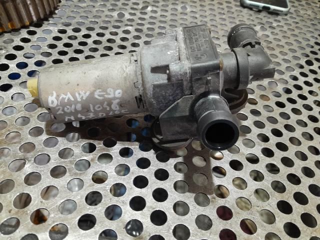 bontott BMW 3 E90 Vízpumpa