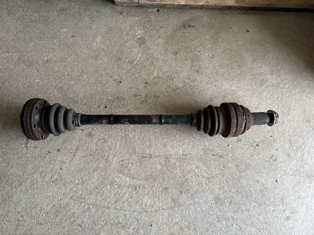 bontott BMW 3 E90 Bal hátsó Féltengely