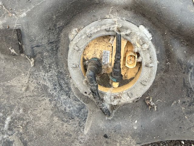 bontott BMW 3 E90 Tank