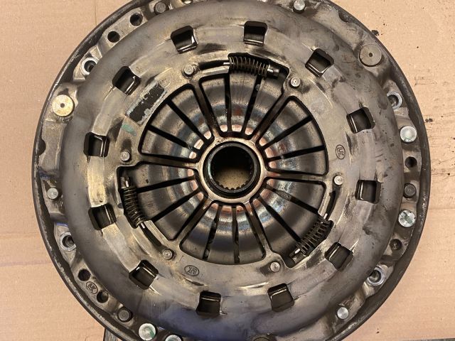 bontott BMW 3 E90 Kuplung Szett Lendkerékkel