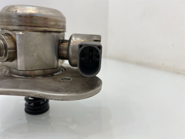 bontott BMW 3 E90 Nagynyomású Szivattyú