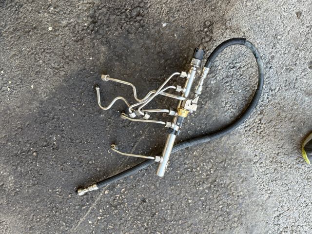 bontott BMW 3 E90 Nagynyomású Üzemanyag Gyűjtőcső