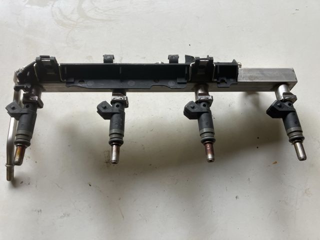 bontott BMW 3 E90 Porlasztó Sor / Híd