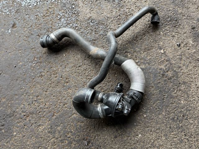 bontott BMW 3 E90 Termosztátház Csővel