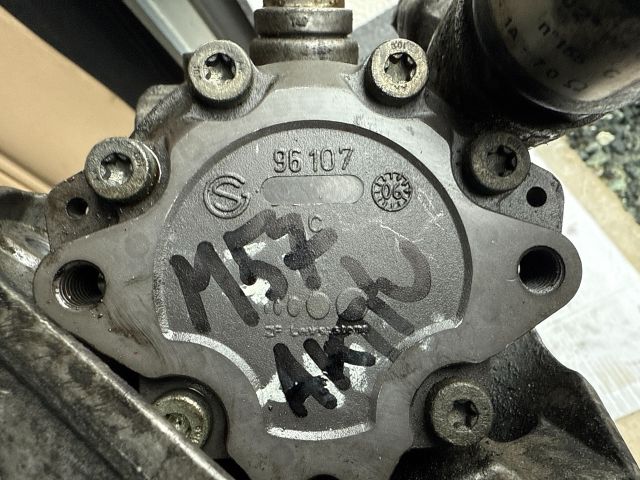 bontott BMW 3 E90 Kormányszervó Motor (Hidraulikus)