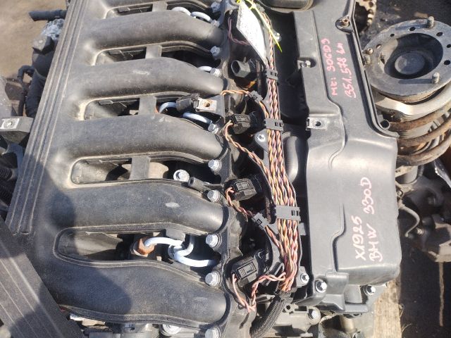 bontott BMW 3 E90 Motor (Fűzött blokk hengerfejjel)