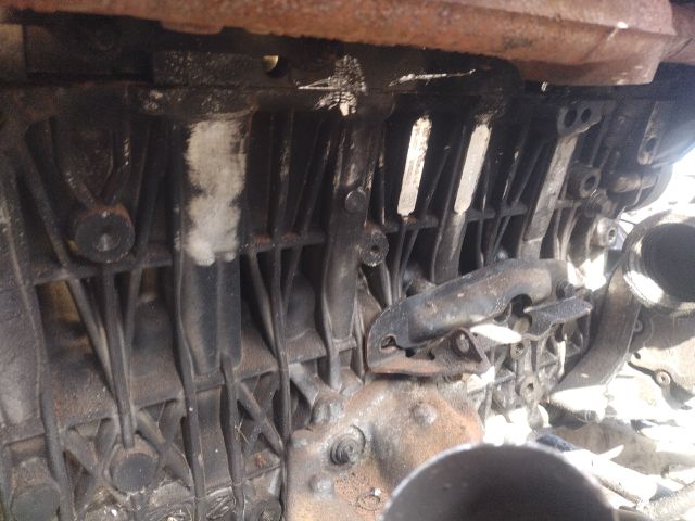 bontott BMW 3 E90 Motor (Fűzött blokk hengerfejjel)