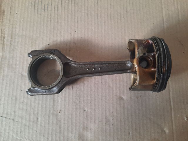 bontott BMW 3 E90 Dugattyú és Hajtókar