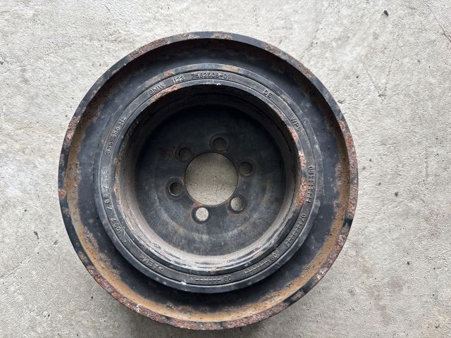 bontott BMW 3 E90 Főtengely Szíjtárcsa