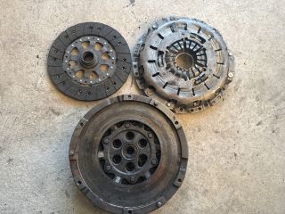 bontott BMW 3 E90 Kuplung Szett Lendkerékkel