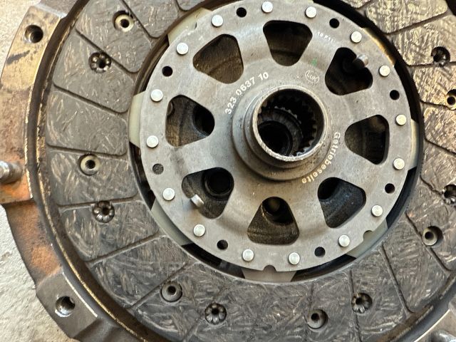 bontott BMW 3 E90 Kuplung Szett Lendkerékkel