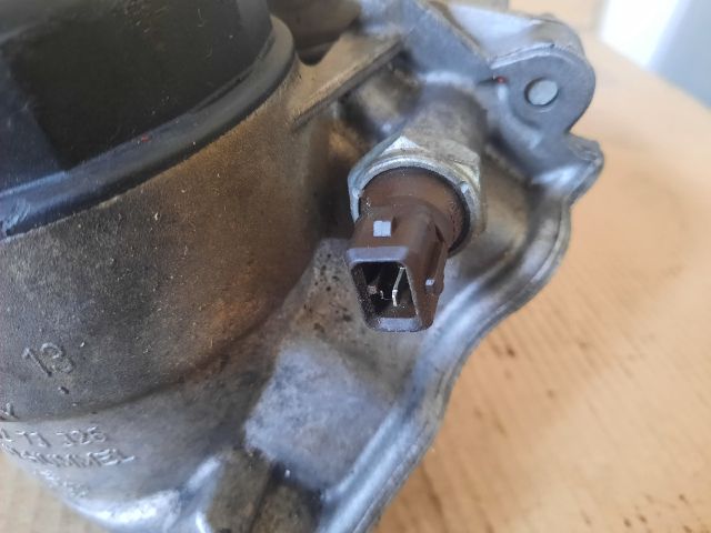 bontott BMW 3 E90 Olajszűrő Ház