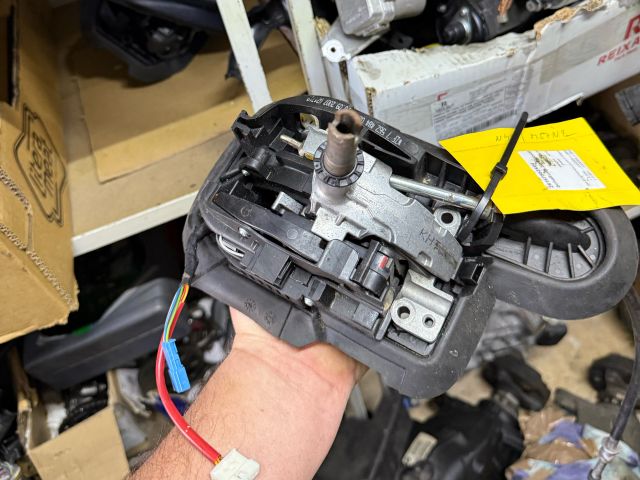 bontott BMW 3 E90 Automata Váltókar