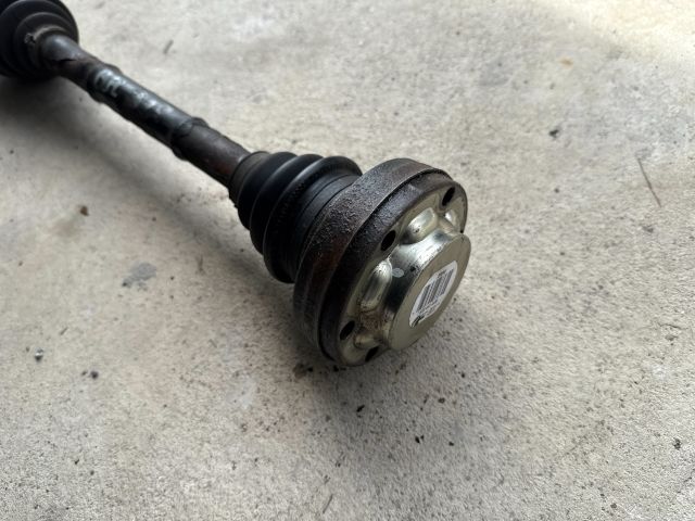 bontott BMW 3 E90 Bal hátsó Féltengely