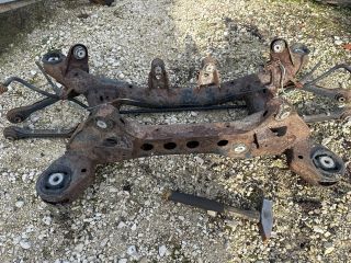 bontott BMW 3 E90 Hátsó Híd (Tárcsafékes)