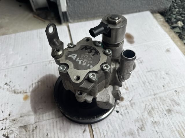 bontott BMW 3 E90 Kormányszervó Motor (Hidraulikus)