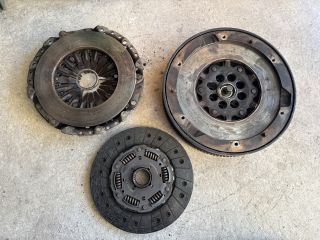 bontott BMW 3 E90 Kuplung Szett Lendkerékkel