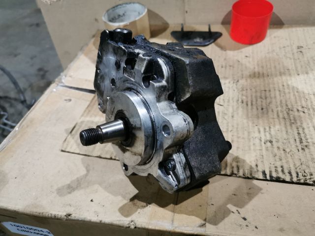 bontott BMW 3 E90 Nagynyomású Szivattyú