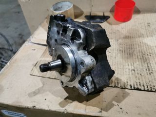 bontott BMW 3 E90 Nagynyomású Szivattyú