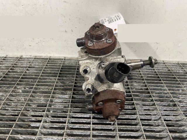 bontott BMW 3 E90 Nagynyomású Szivattyú