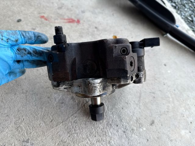 bontott BMW 3 E90 Nagynyomású Szivattyú