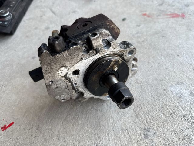 bontott BMW 3 E90 Nagynyomású Szivattyú