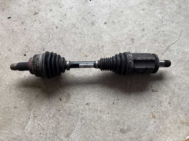 bontott BMW 3 E90 Bal Féltengely