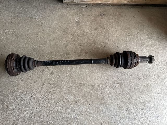 bontott BMW 3 E90 Jobb hátsó Féltengely