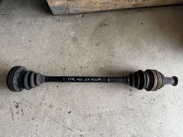 bontott BMW 3 E90 Jobb hátsó Féltengely