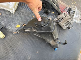 bontott BMW 3 E90 Kiegyenlítő Tartály