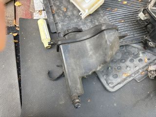 bontott BMW 3 E90 Kiegyenlítő Tartály