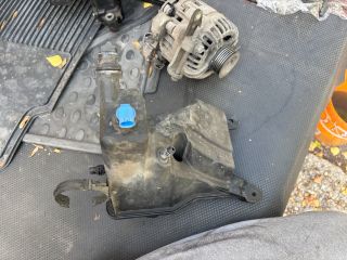 bontott BMW 3 E90 Kiegyenlítő Tartály