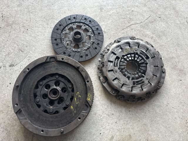 bontott BMW 3 E90 Kuplung Szett Lendkerékkel