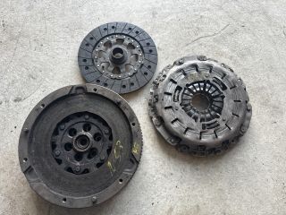 bontott BMW 3 E90 Kuplung Szett Lendkerékkel