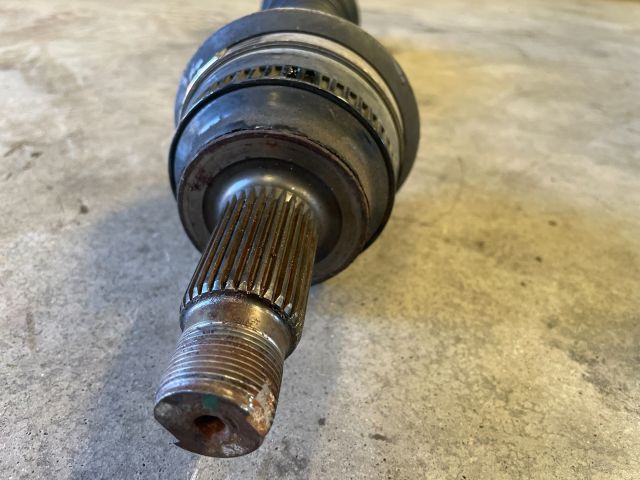 bontott BMW 3 E90 Bal Féltengely